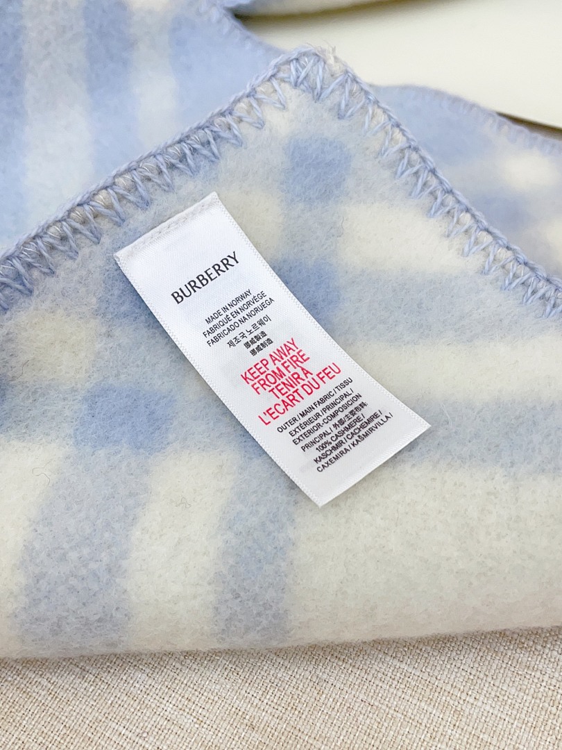 Burberry Check Wool Hooded Scarf · 5863 — תמונה 26