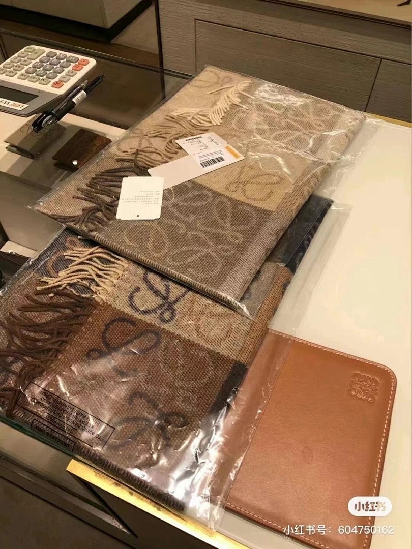 Loewe Anagram scarf · 4952 — תמונה 17