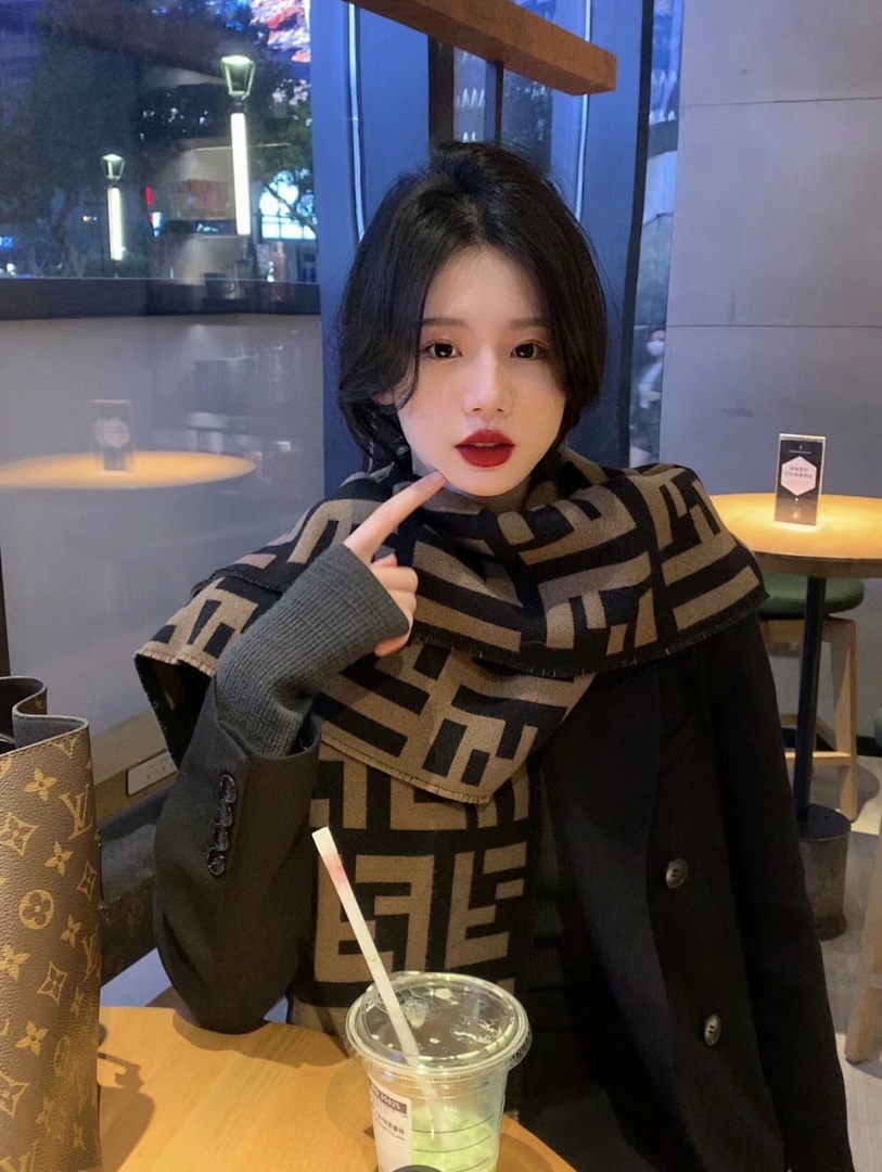FENDI FF Scarf · 4953 — תמונה 9