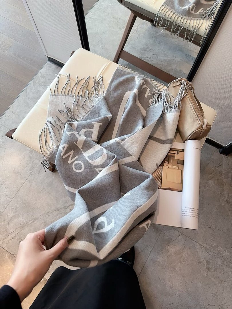 Prada — צעיף · 5867 — תמונה 15