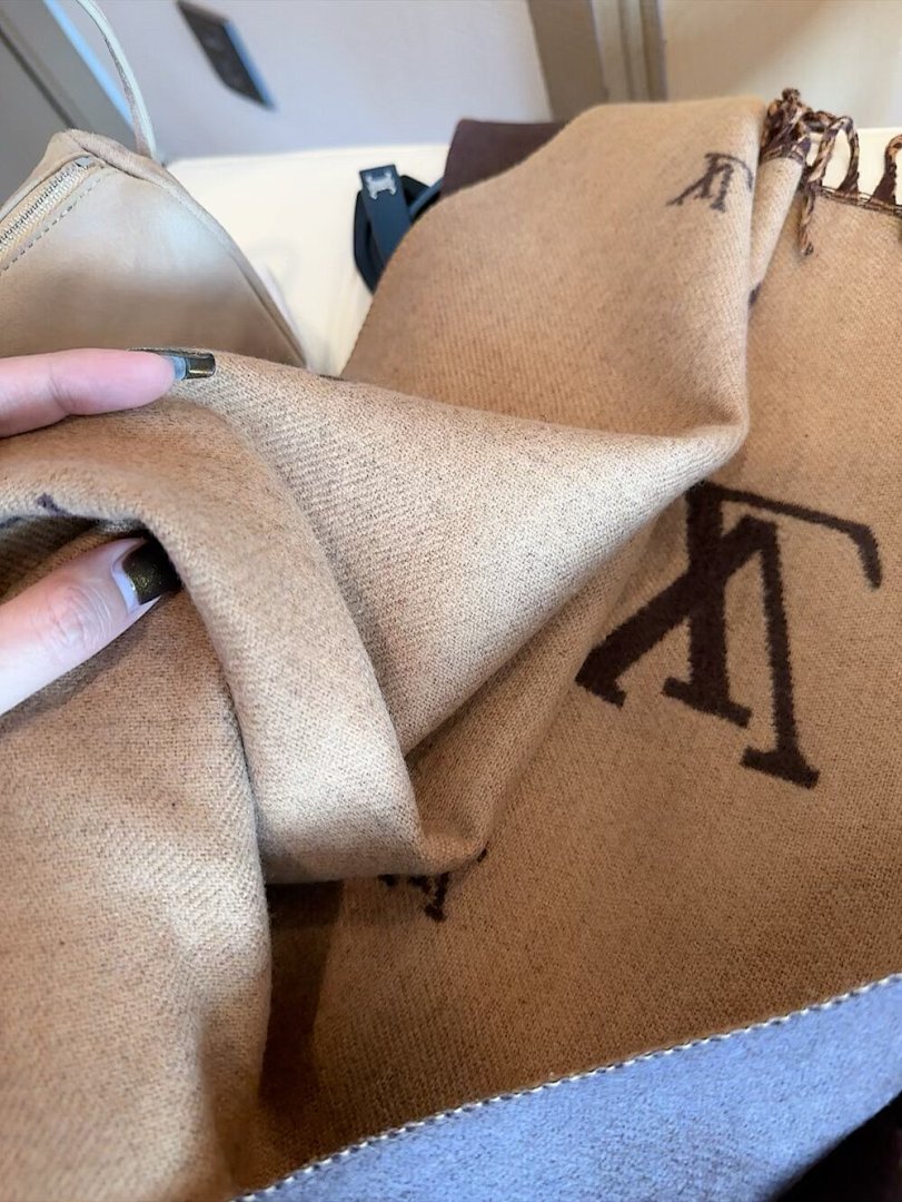 Louis Vuitton — צעיף · 5873 — תמונה 5