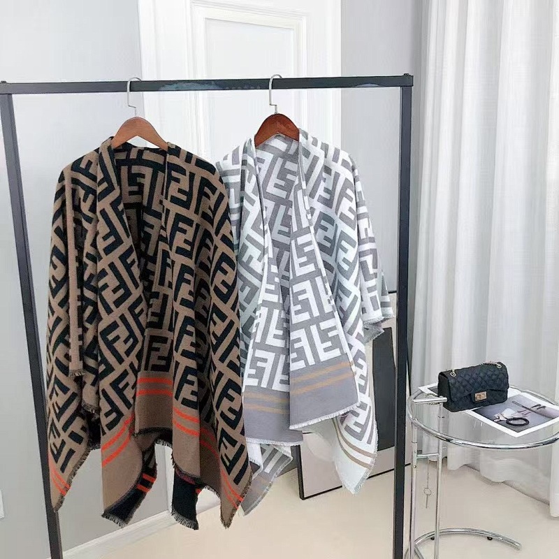 Fendi FF Poncho · 5945