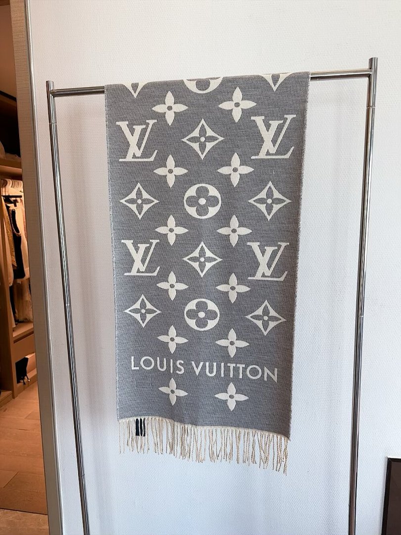 Louis Vuitton — צעיף · 5874 — תמונה 16