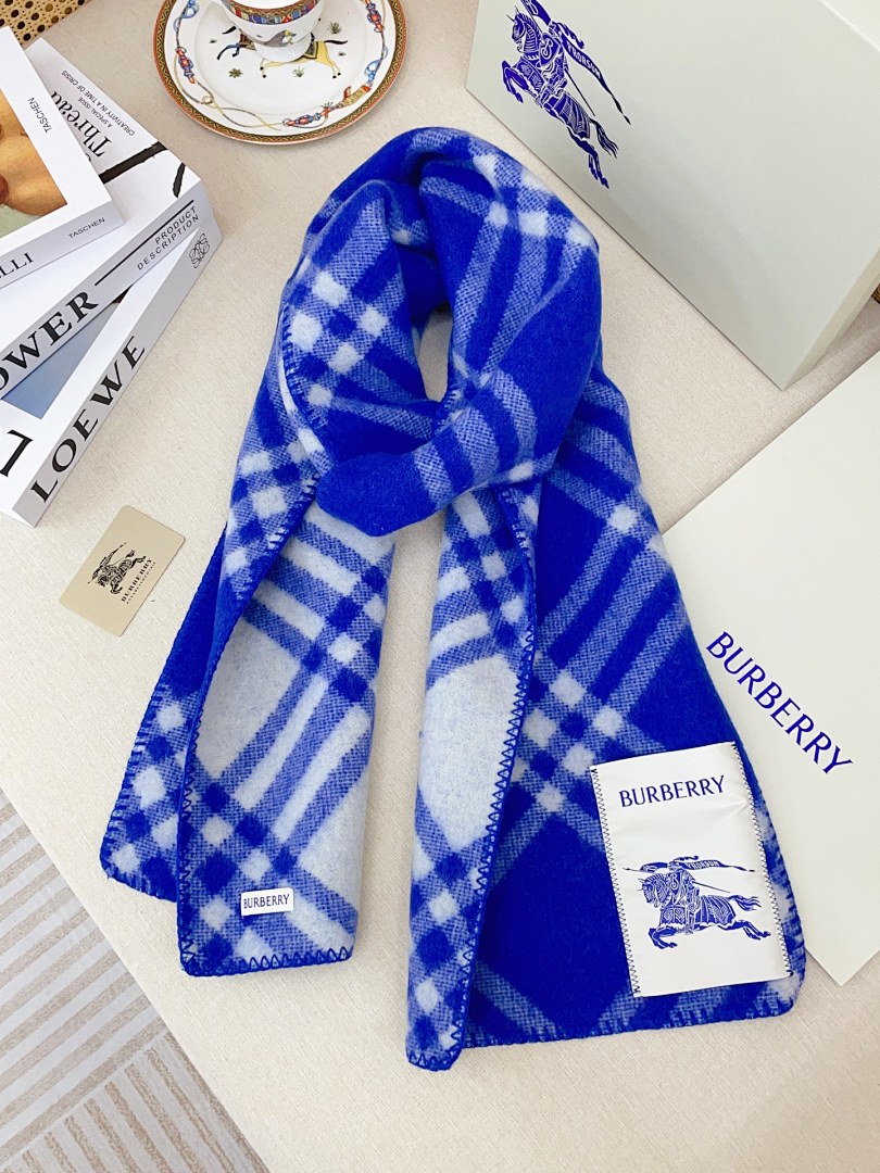 Burberry Check Wool Hooded Scarf · 5863 — תמונה 12