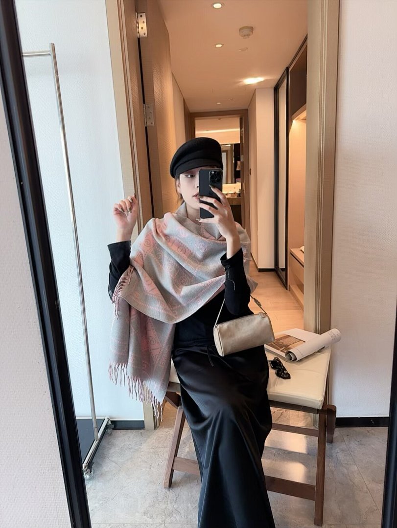 Chanel Cashmere Scarf · 5868 — תמונה 19