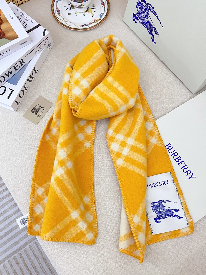 Burberry Check Wool Hooded Scarf · 5863 — תמונה 3