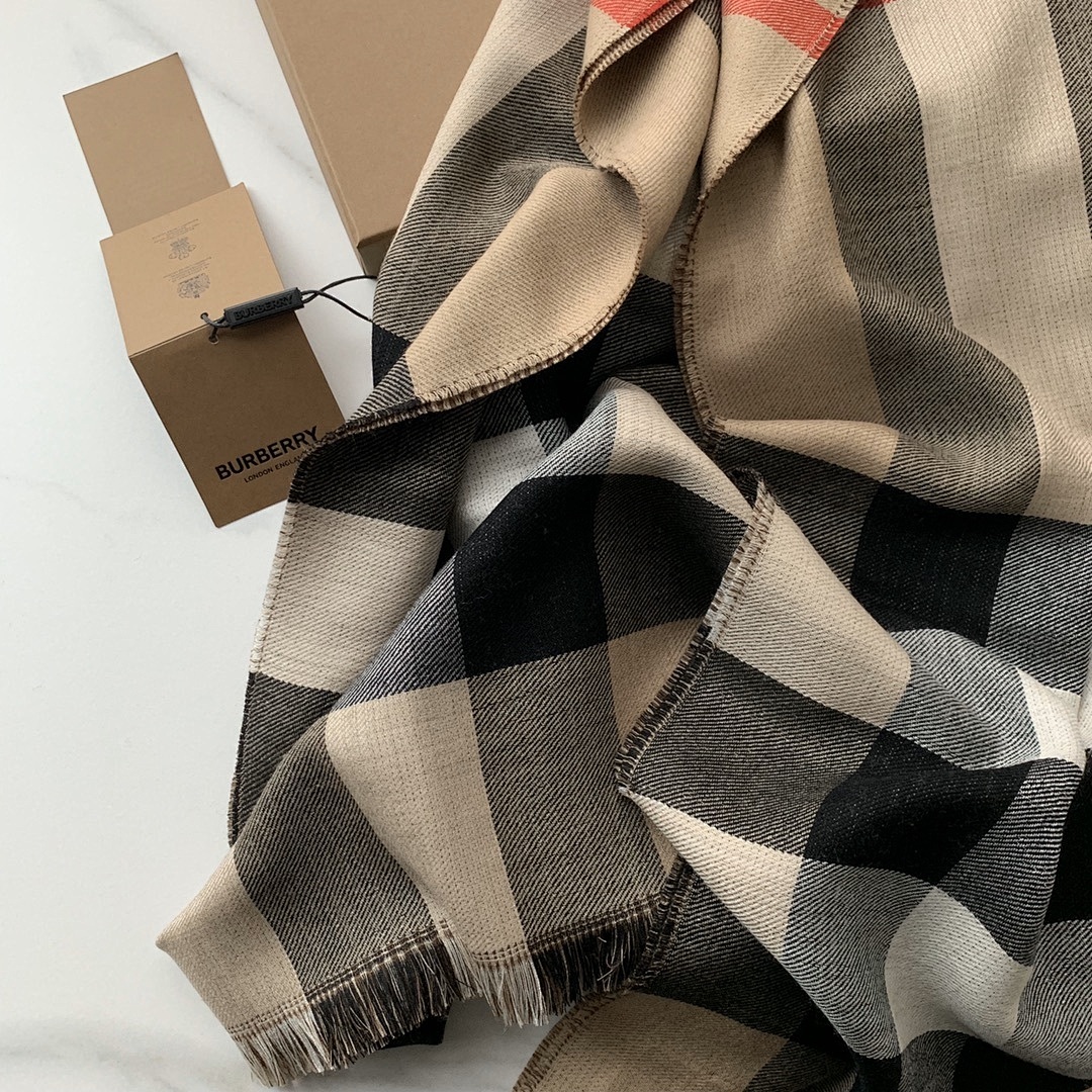 Burberry Check Cashmere Silk Scarf · 5817 — תמונה 5