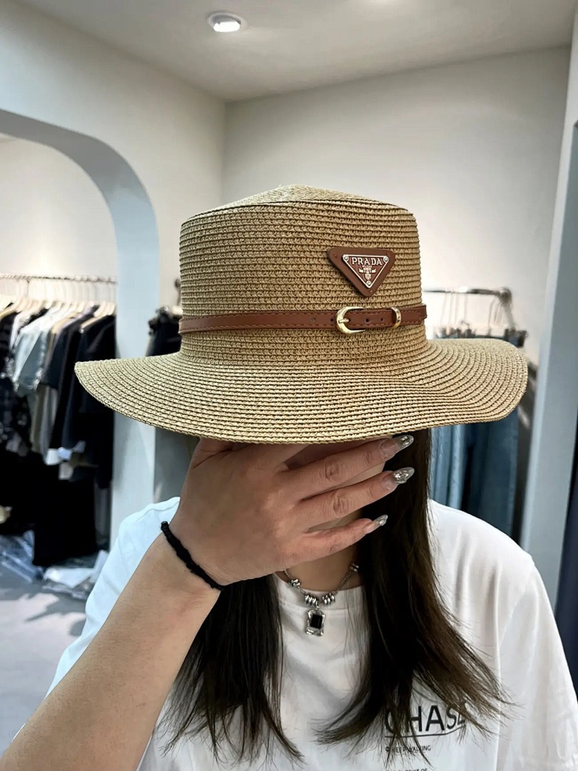 Prada Raffia Bucket Hat · 4666