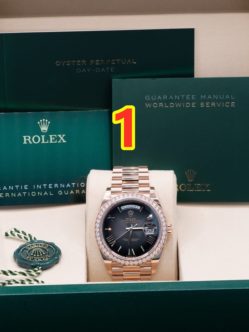 Rolex Day-Date 40 228345RBR · 6352