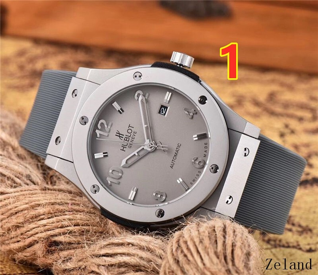Hublot Classic Fusion Essential Grey 42mm · 5782