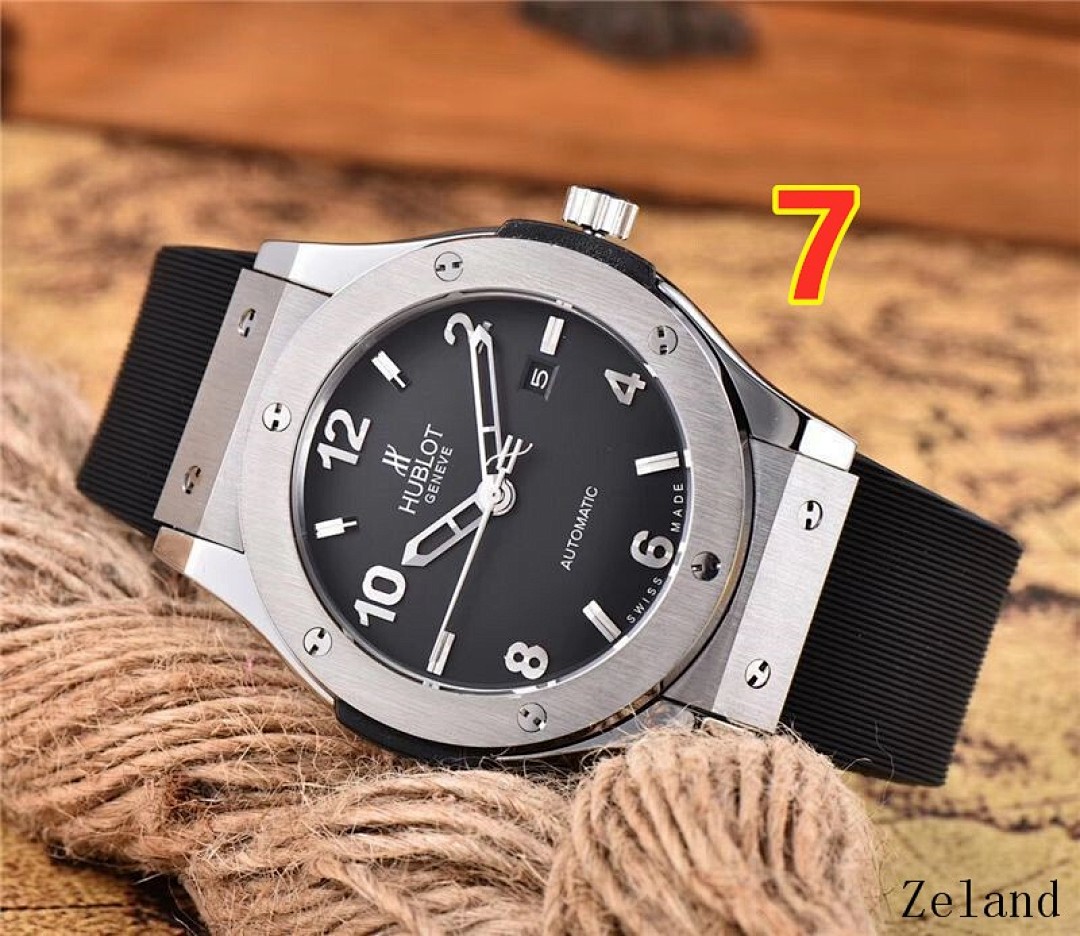 Hublot Classic Fusion Essential Grey 42mm · 5782 — תמונה 10