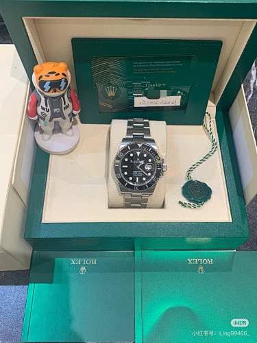 Rolex Submariner Date 126610LN · 6053