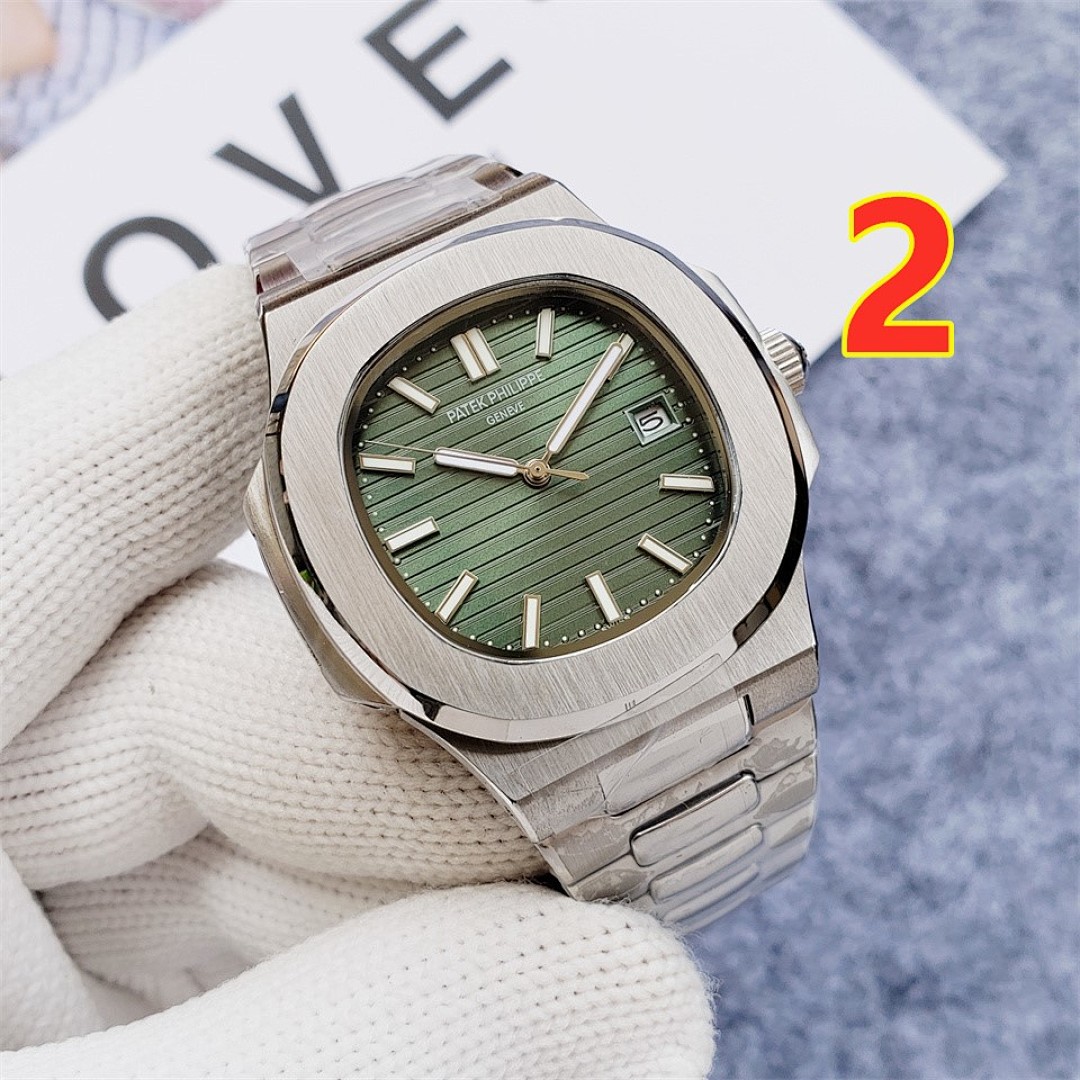 Patek Philippe Nautilus · 5713 — תמונה 2