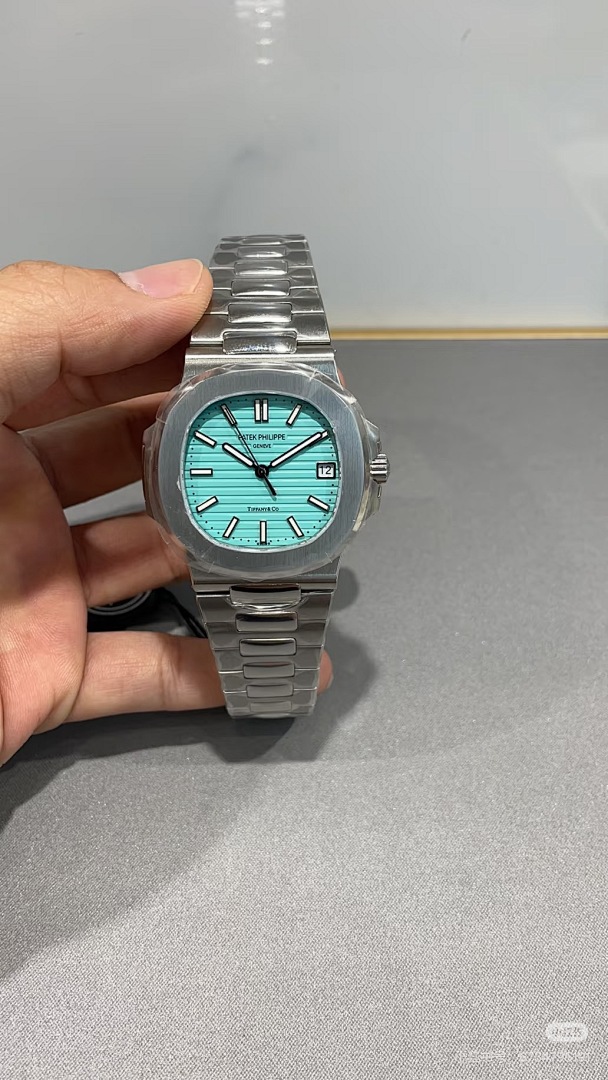 Patek Philippe Nautilus · 5713 — תמונה 19