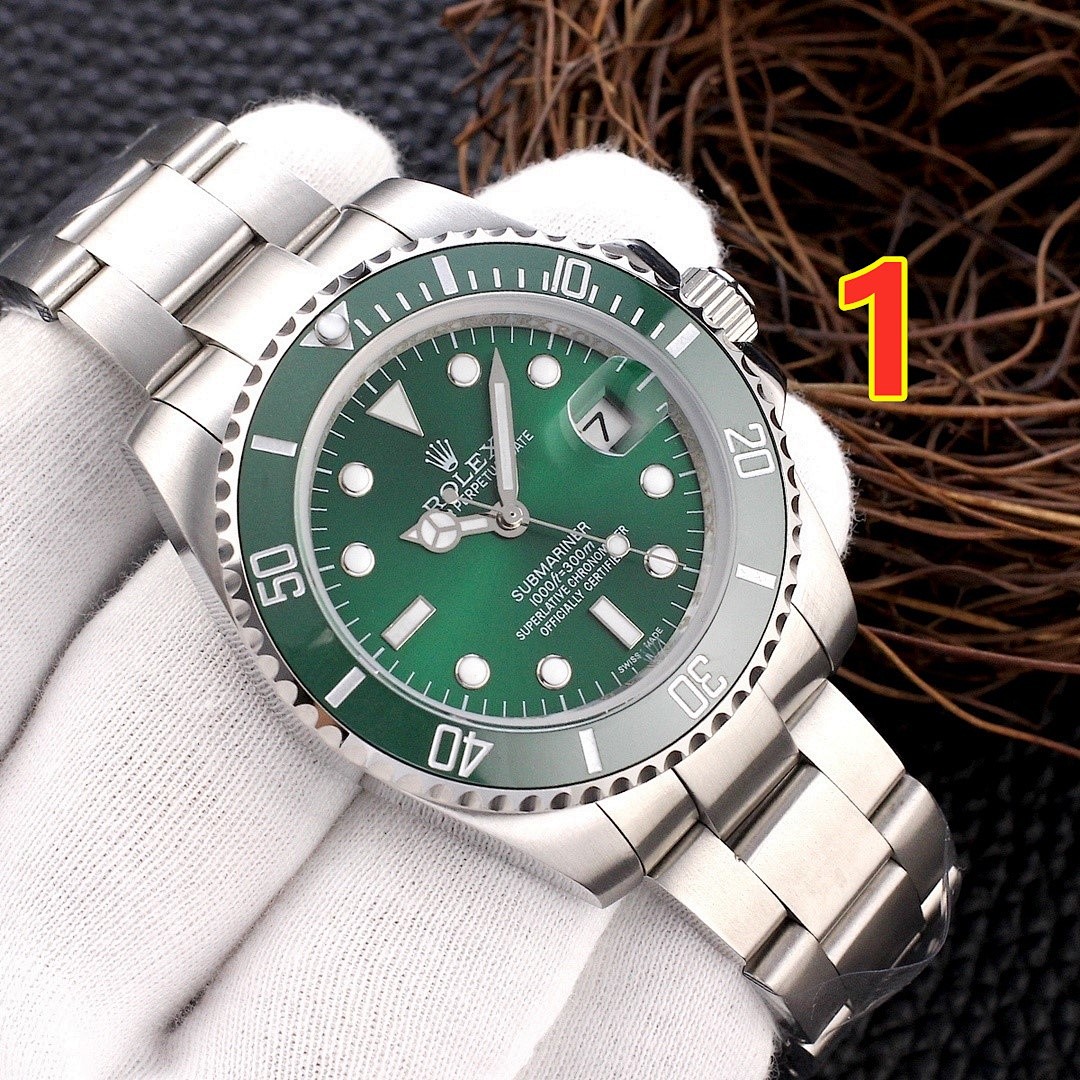 Rolex Submariner Hulk 116610LV · 5623