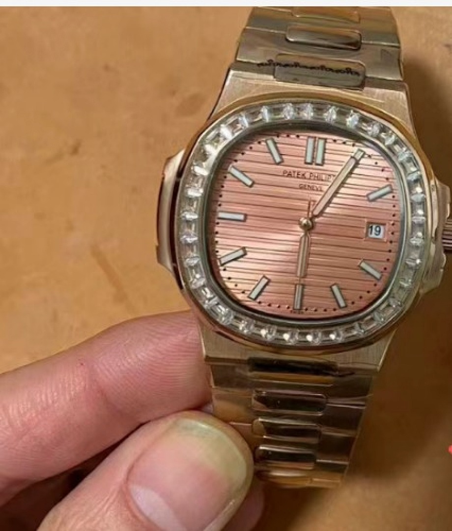 Patek Philippe Nautilus 5723 · 6153 — תמונה 4
