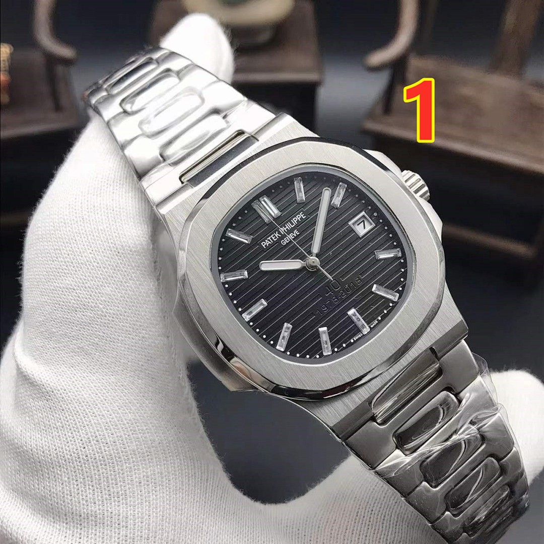 Patek Philippe Nautilus 5711 · 5712