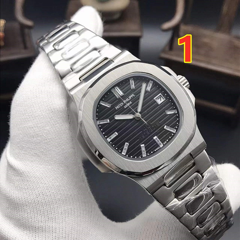 Patek Philippe Nautilus 5711 · 5712
