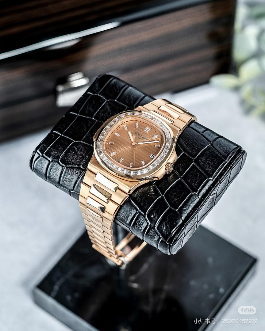 Patek Philippe Nautilus 5723 · 6153 — תמונה 3