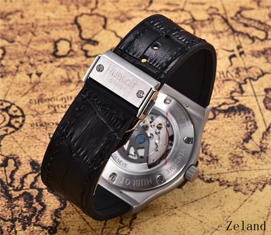 Hublot Classic Fusion Essential Grey 42mm · 5782 — תמונה 20