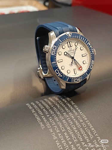 Omega Seamaster Diver 300M · 6054