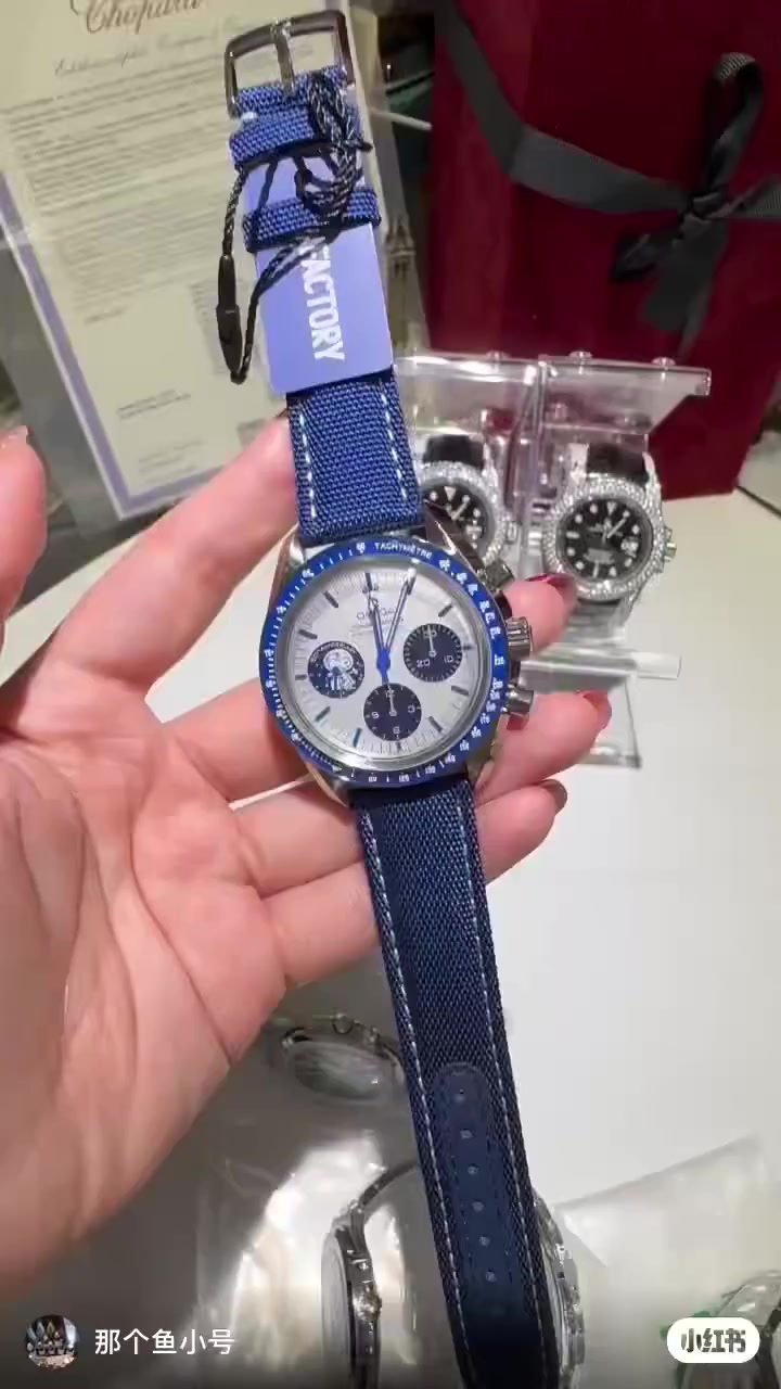 Omega Speedmaster Silver Snoopy Award · 6370 — תמונה 2