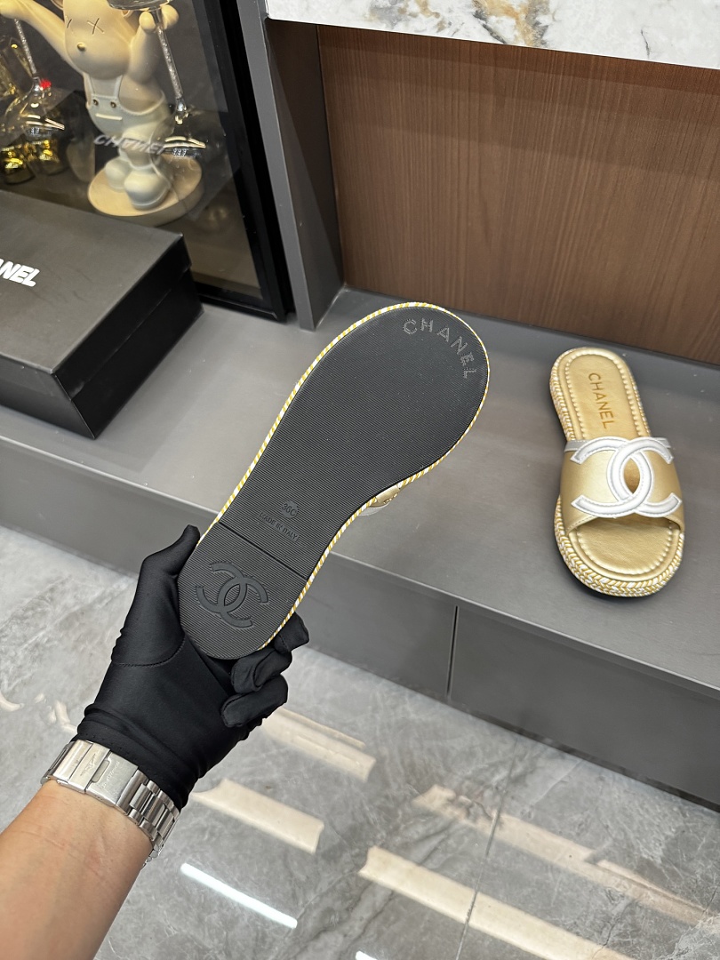 Chanel CC Slide Sandals · 6407 — תמונה 25