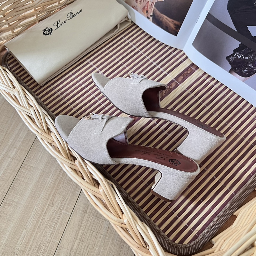 Loro Piana Summer Charms · 4699 — תמונה 25