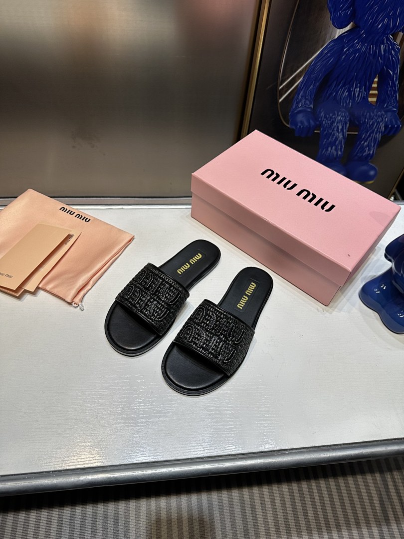 Miu Miu Logo Raffia Slide Sandal · 4790 — תמונה 22