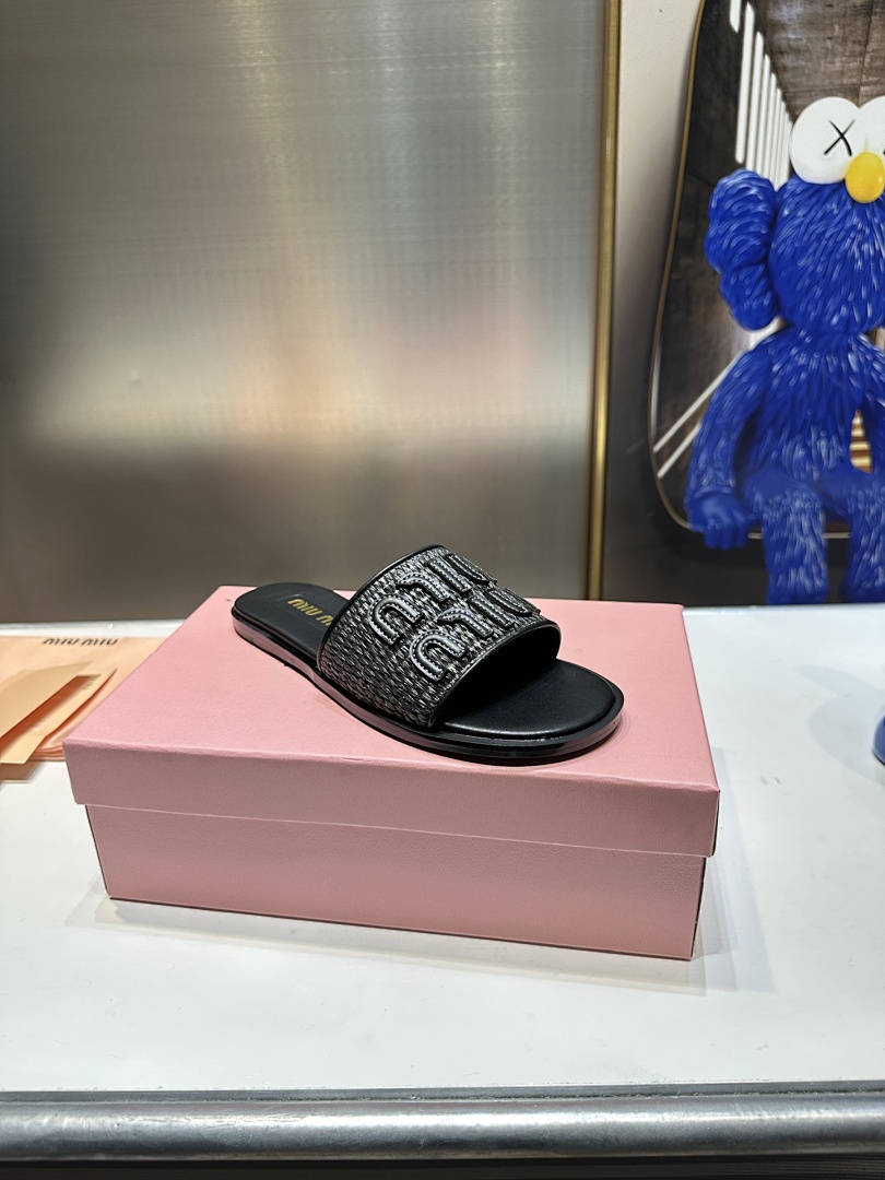Miu Miu Logo Raffia Slide Sandal · 4790 — תמונה 20