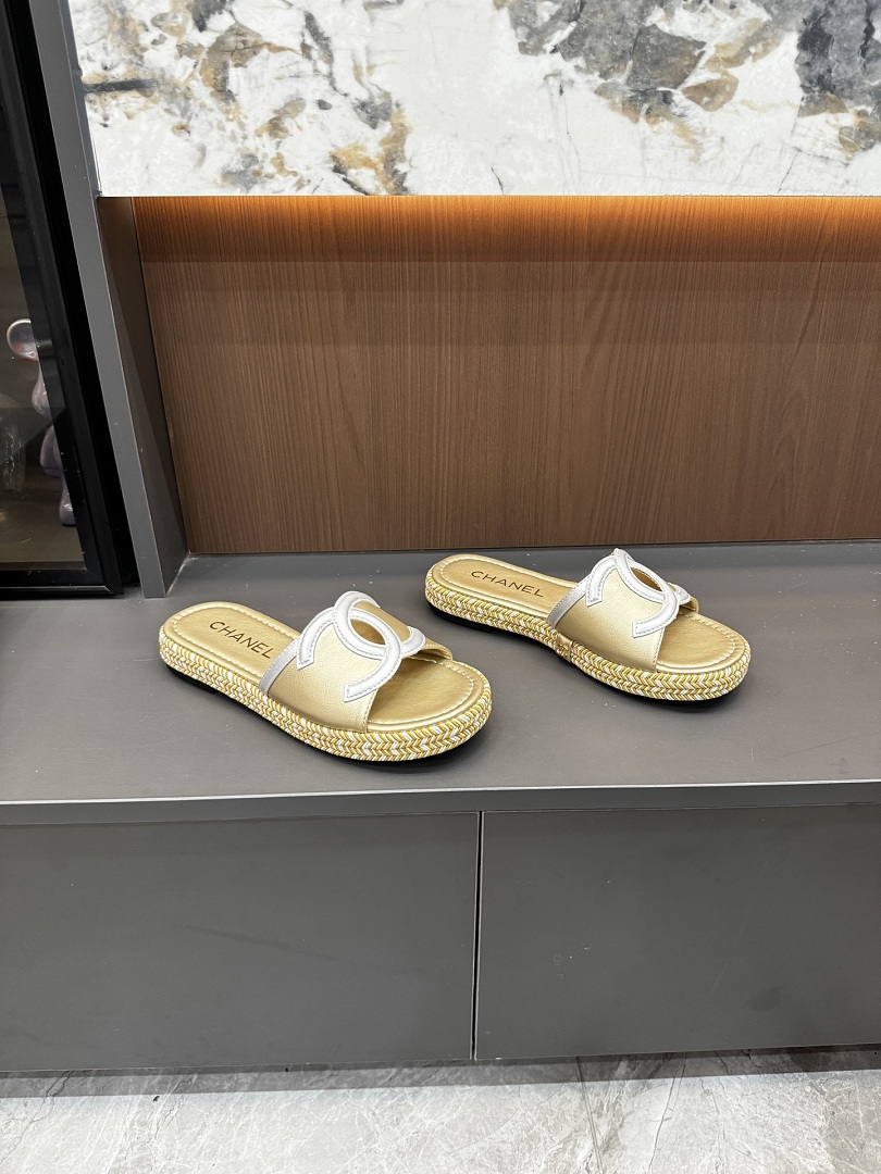Chanel CC Slide Sandals · 6407 — תמונה 27