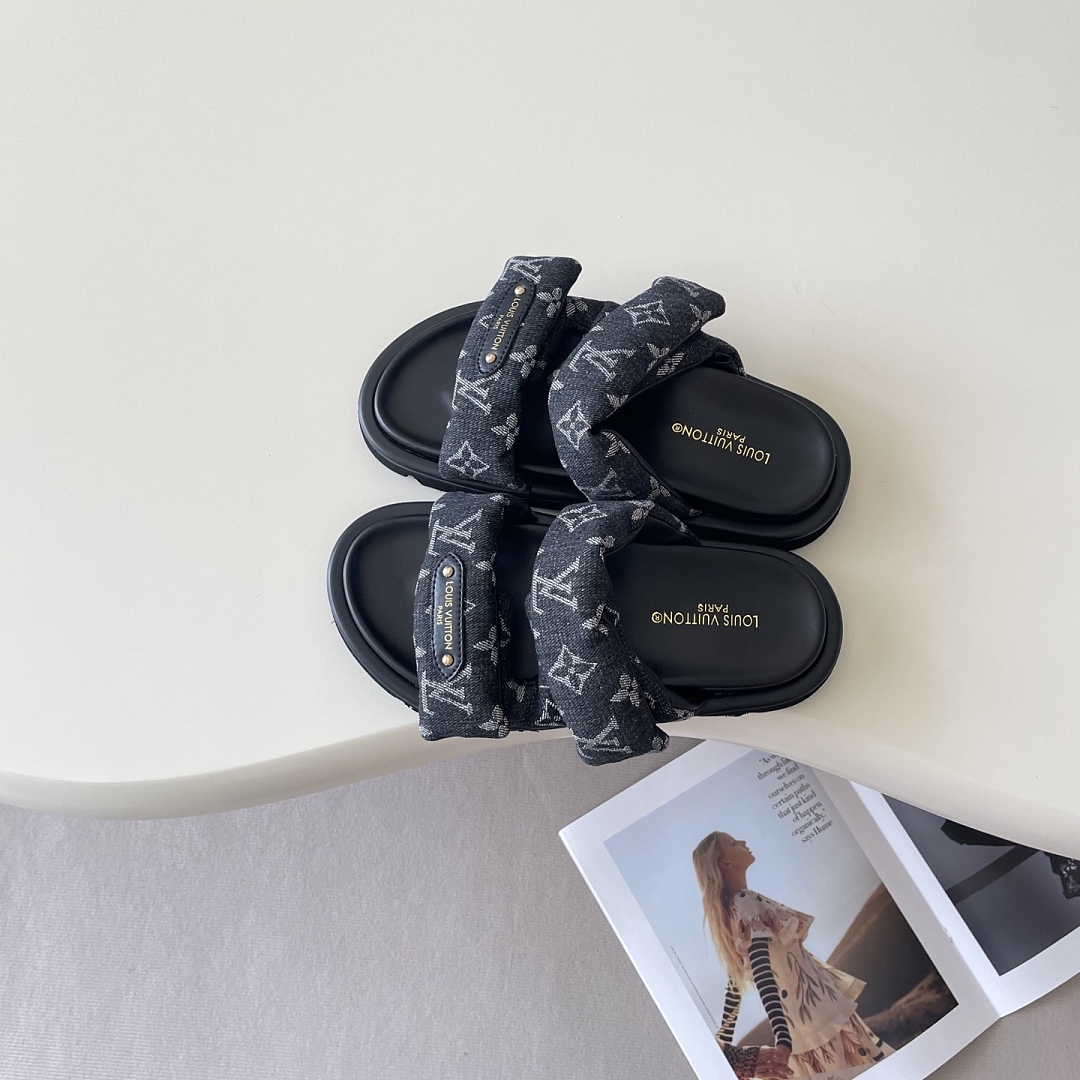 Louis Vuitton Pool Pillow · 6347 — תמונה 46