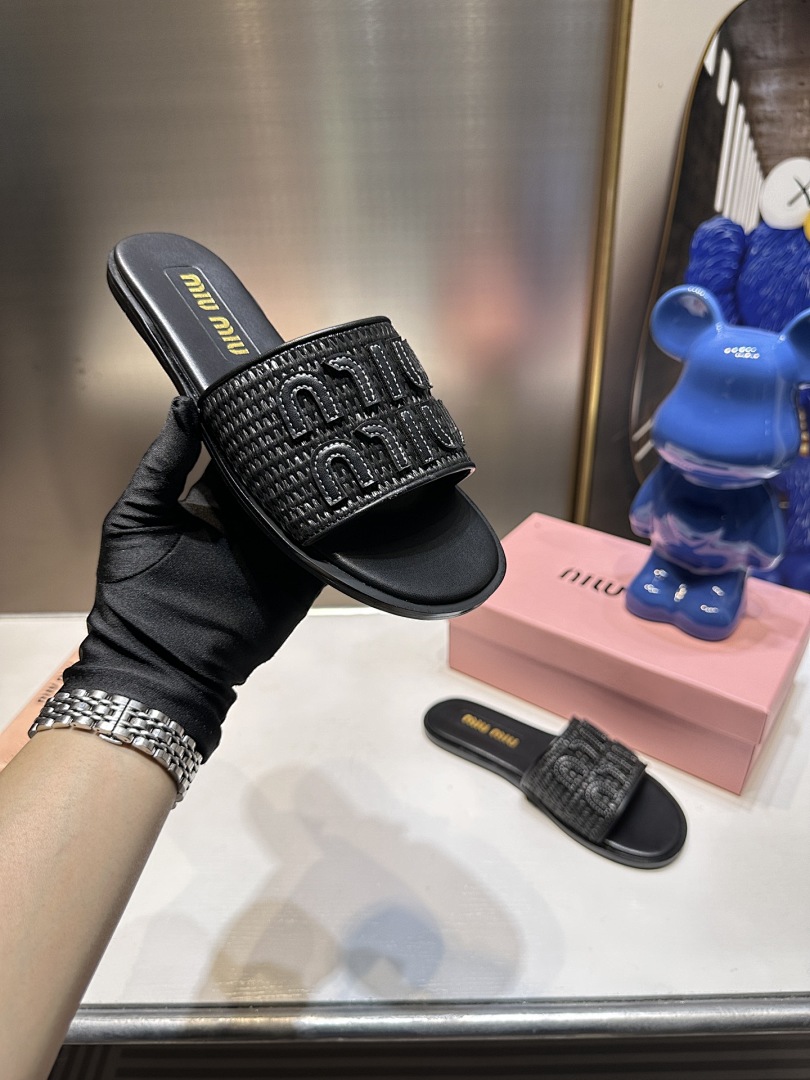Miu Miu Logo Raffia Slide Sandal · 4790 — תמונה 18