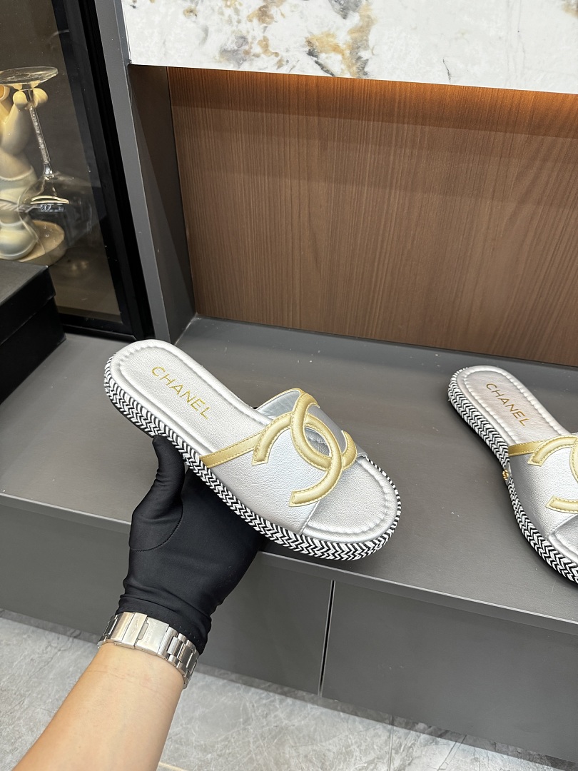 Chanel CC Slide Sandals · 6407 — תמונה 9