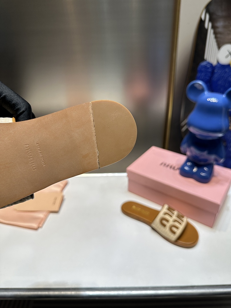 Miu Miu Logo Raffia Slide Sandal · 4790 — תמונה 4