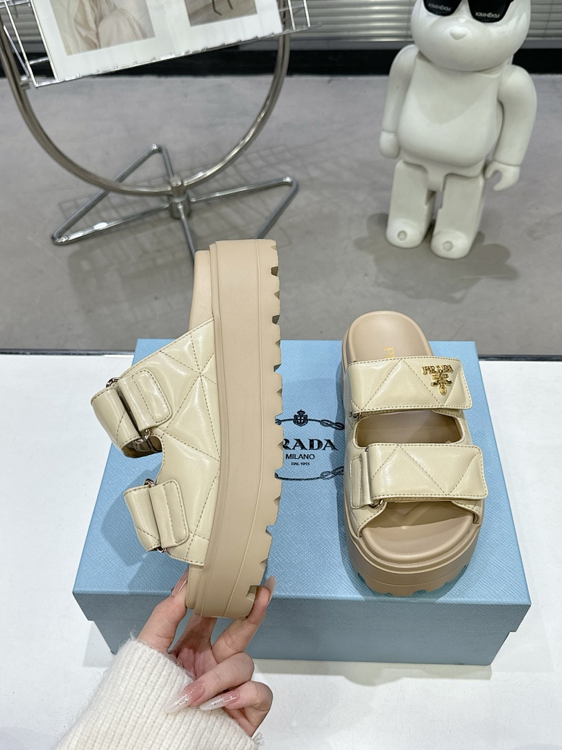 Prada Padded Nappa Sandal · 5441 — תמונה 25