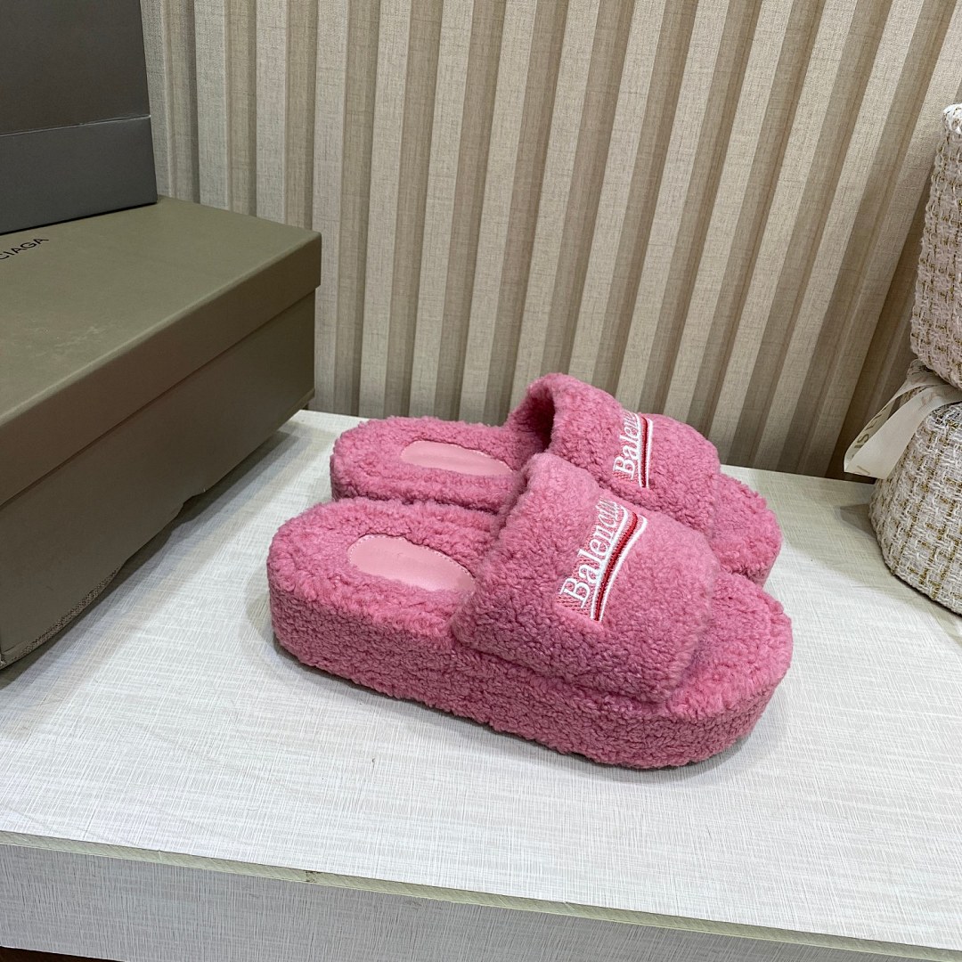 Balenciaga Furry Slide · 5025 — תמונה 13