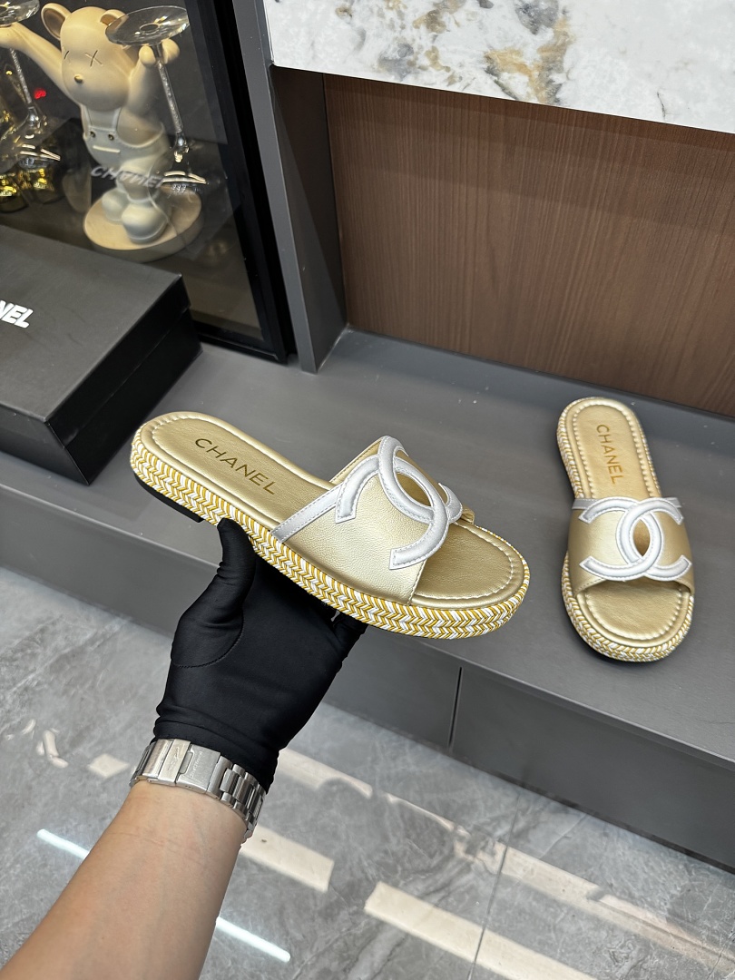 Chanel CC Slide Sandals · 6407 — תמונה 26