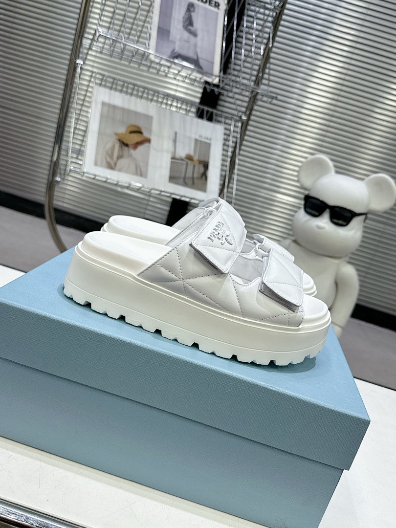 Prada Padded Nappa Sandal · 5441 — תמונה 11