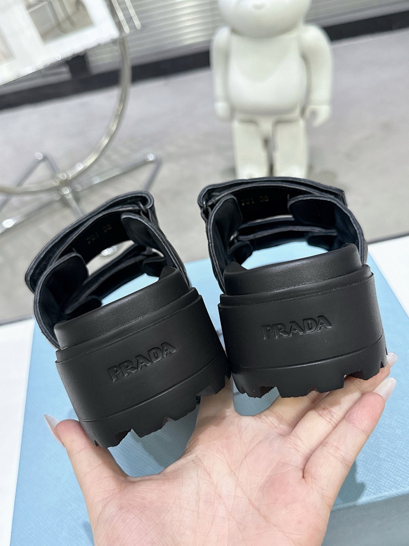 Prada Padded Nappa Sandal · 5441 — תמונה 15