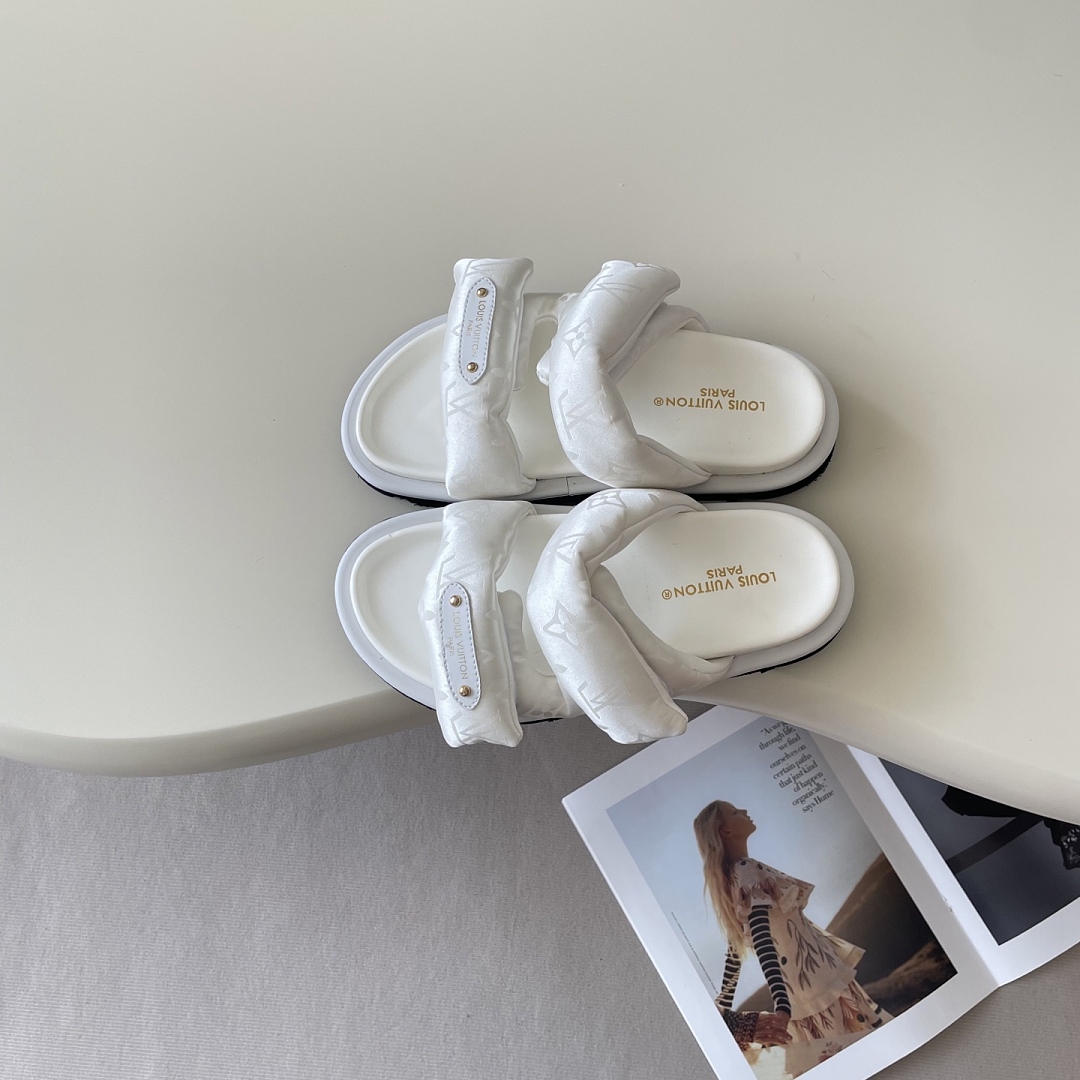 Louis Vuitton Pool Pillow · 6347 — תמונה 50