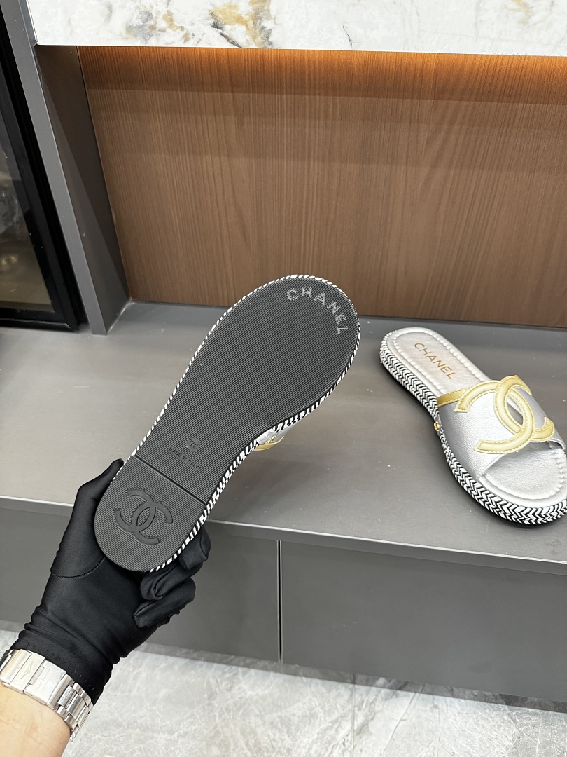 Chanel CC Slide Sandals · 6407 — תמונה 8