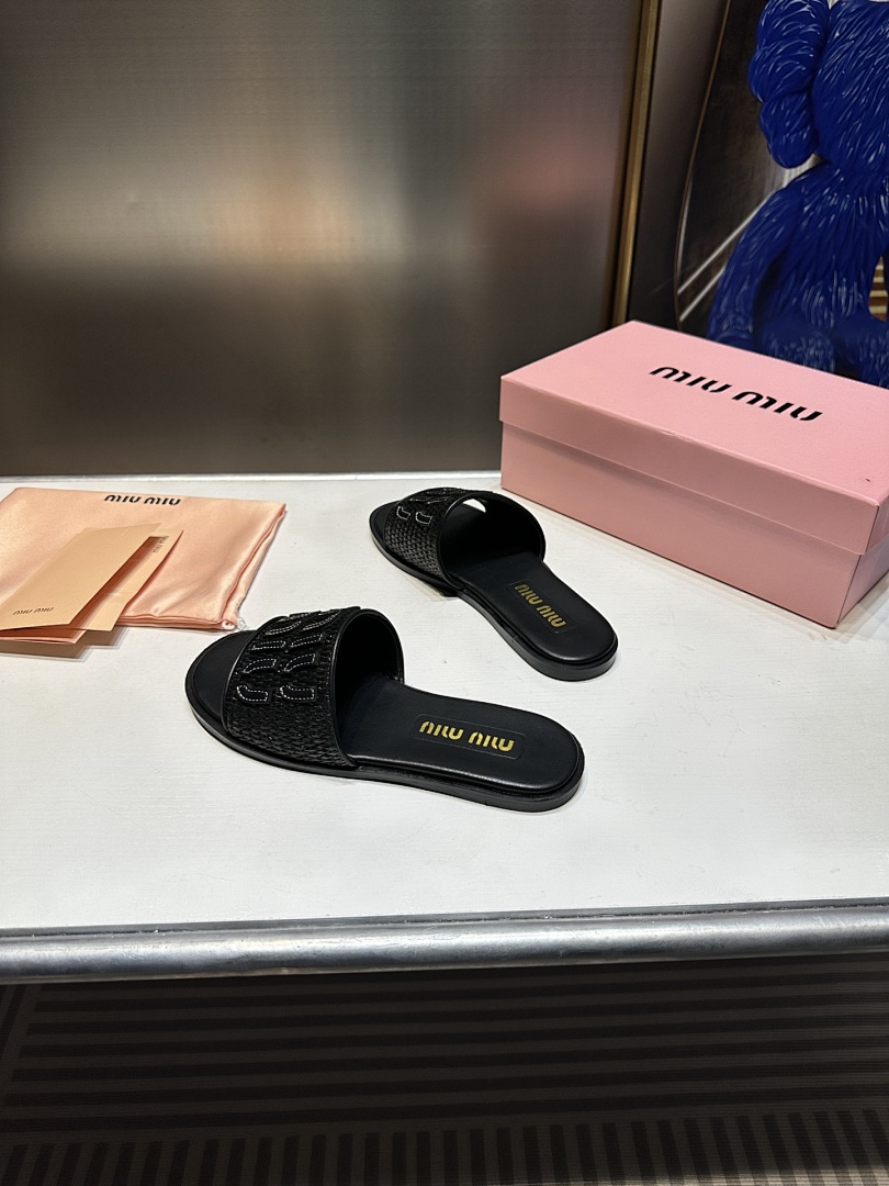 Miu Miu Logo Raffia Slide Sandal · 4790 — תמונה 21