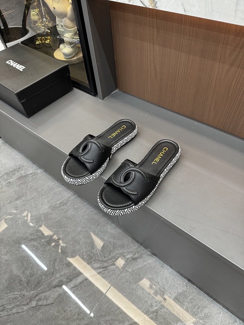 Chanel CC Slide Sandals · 6407 — תמונה 33