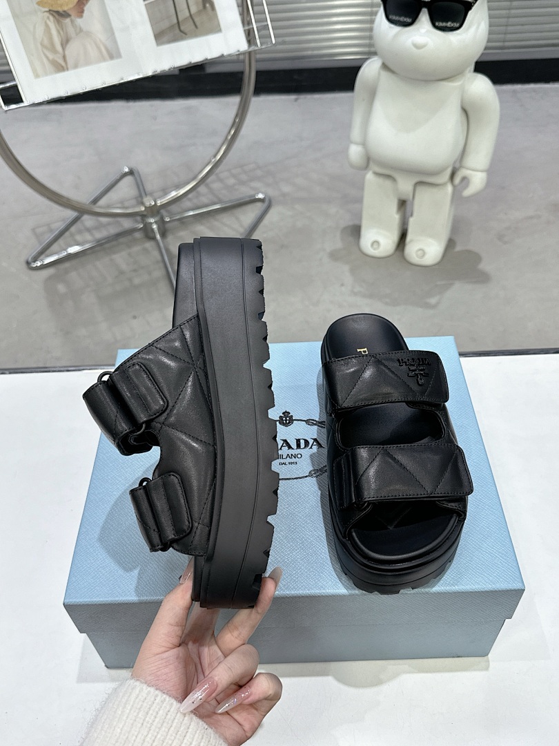 Prada Padded Nappa Sandal · 5441 — תמונה 16