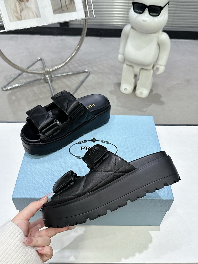 Prada Padded Nappa Sandal · 5441 — תמונה 13