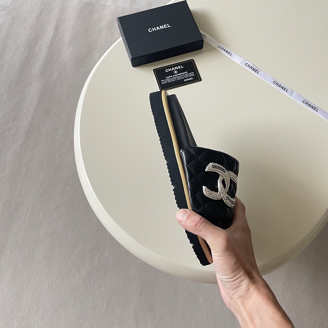 Chanel — סנדלים וכפכפים · 6411 — תמונה 15