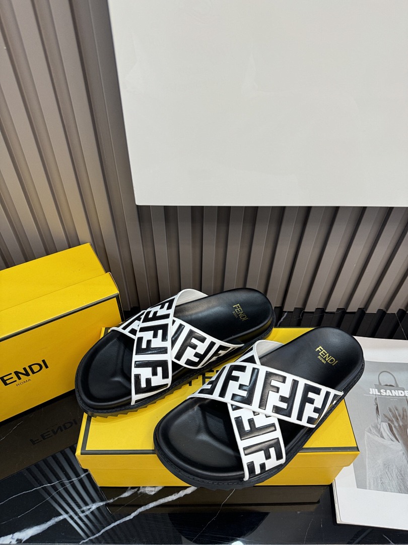 FENDI — כפכפים · 5241 — תמונה 19