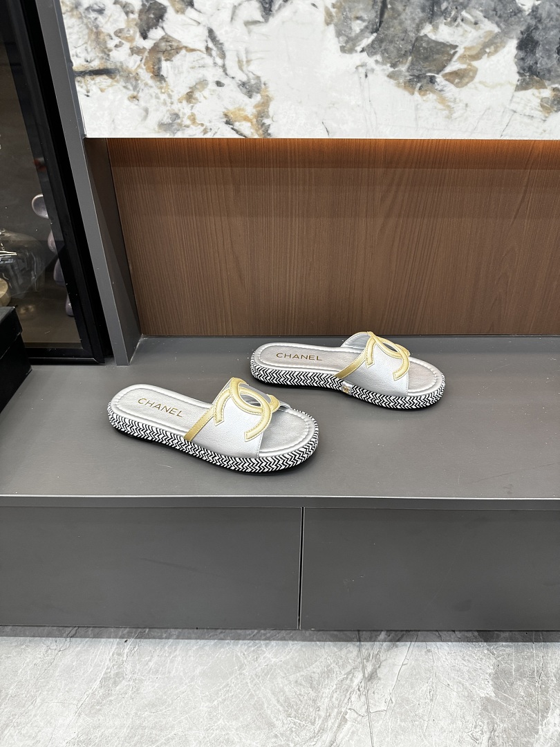 Chanel CC Slide Sandals · 6407 — תמונה 12