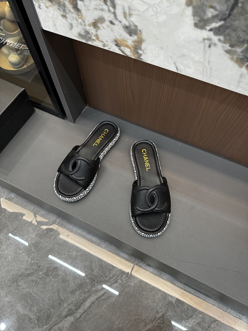Chanel CC Slide Sandals · 6407 — תמונה 31
